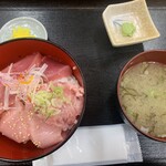みなと市場 小松鮪専門店 - 
