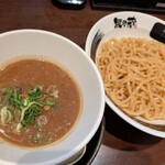 越後秘蔵麺　無尽蔵 - 料理写真:魚介豚骨つけめん