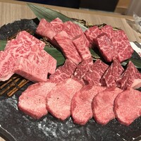 近江うし 焼肉 にくTATSU 青山本店 - 