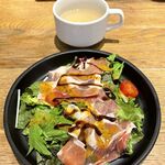 エイス シー オイスターバー - 牡蠣スープ＆生ハムサラダ