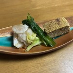 お通し/イカと菊芋の浅漬け、鶏牛蒡の松風焼