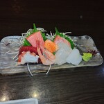 やっちろ - 大トロ?赤身　蛸　甘エビ　イカ　鯛?ブリ　マス　これは臭みも全然なくオススメ