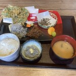 しらすや 腰越漁港前店 - 