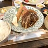 うさぎと葉っぱ