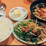 中華一 龍王 - 日替わりセット、半ラーメンに変更1050円