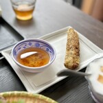 GIA DINH - 揚げ春巻き(ネムザンNem rán）
      ライスペーパーなのでサクッと軽い衣、中の具は春雨に豚挽き肉、キクラゲ、人参といったところ。とってもジュースィー♪