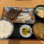 めしと純米別邸 二条市場 でめきん - 