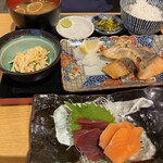 めしと純米別邸 二条市場 でめきん - 