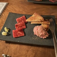 カルネジーオ イースト - 