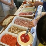 乃の風リゾート - 【2014年07月】オリジナルピザ、好きな具材を乗せたら、焼いてもらいます。