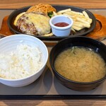 やよい軒 - 料理写真:4種のチーズハンバーグ定食