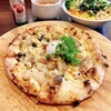 BistroW - 栗としめじのカルボナーラ風ピザ