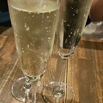 ビストロ カリテプリ - 泡でカンパーイ！