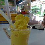 台湾糖業博物館 - 日本でこれを食べようと思ったら、高級フルーツパーラーで一体幾ら払えばよいやら。