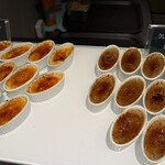 TAOYA - ウェルカムスイーツ　ブリュレプレーンとほうじ茶