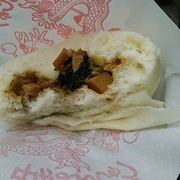 横浜中華街 北京飯店 - 割り方が下手ですみません…青菜が入ってるのです