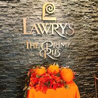 ロウリーズ・ザ・プライムリブ 恵比寿ガーデンプレイス店 -  ロウリーズ・ザ・プライムリブ 恵比寿ガーデンプレイス店 -