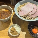 いかれたヌードル フィッシュトンズ - スタミナカレーツケ満