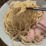 いかれたヌードル フィッシュトンズ - パツ気味の太麺