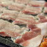 韓国石焼サムギョプサル専門 コッテジ - 