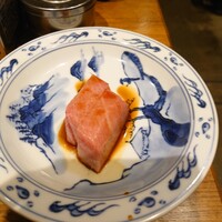 焼うお いし川 - 炙る前の3色丼用　インドマグロのトロ