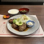 にく半 イオンモール成田店 - 