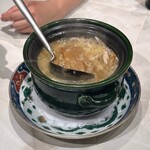 田中圭英 - 京赤地鶏の毛鹿鮫フカヒレスープ