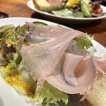 Pinseria Disco - ボリューミーなサラダ