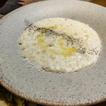 チーズ料理レストラン VOLENTE-048 - パルミジャーノレッジャーノチーズリゾット。シンプルながらコク深い本格的な味わい。