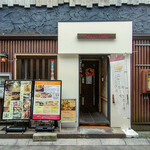 チーズ料理レストラン VOLENTE-048 - 浦和駅近くの裏通りにあるお店の外観。隠れ家的な雰囲気。