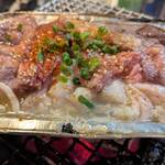 炭火焼肉 ホルモン やまと - ホルモンアヒージョ