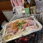 炭火焼肉 ホルモン やまと - ホルモンアヒージョ