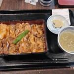 鶏鬨 - 鳥鬨の重　1,300円(税込)