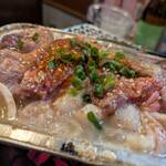 炭火焼肉 ホルモン やまと - ホルモンアヒージョ