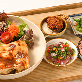 6種類から選べる、数量限定ランチ「ラザニアセット」