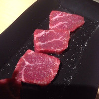 赤身焼肉 かるびあーの 新橋店 - あか牛(熊本)ランプハーフ