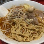 ラーメン二郎 - 唐辛子を纏った麺がうまぁーーー