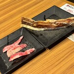 熟成焼肉 いちばん - 料理写真:下から熟成上カルビ(塩)と骨つきカルビ