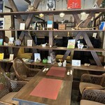 町結cafe & バル - 店内