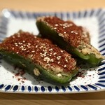 肉のウヱキ - パリピーと青唐肉味噌　@242円×2 辛いスパイスがちょっと攻め、肉とピーマンが受け止める！おすすめです。