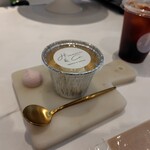 ヒロミ＆コ スイーツ＆コーヒー - 左のちんまいのが、おまけメレンゲ！