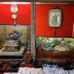 あごだし稲庭うどん 古泉洞 - 奥の展示品