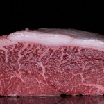 焼肉もちお - 【ランプ】少し厚みのあるカットでご提供！赤身の旨味を感じてください。
