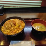 食べどころ柚ず - カツ丼（みそ汁付き）