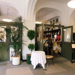 カフェドゥラプレス - 入り口