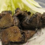 焼き鳥 とりぞう - コレは宮崎のモモ焼きっぽい　が・・・ハーフ３８０円