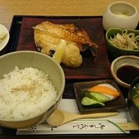 丸新 - つぼ鯛の一夜干し焼き定食