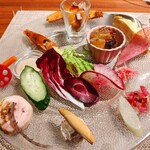 キャトルラパン 北梅田 - 前菜７種、いつもながら豪華