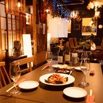 イタリアンバールRAKUDAYA - 打ちっぱなしの天井、むき出しの配管、柔らかな照明がおしゃれな非日常空間を作り出しています♪本格イタリアンのディナーはもちろん、デートやお誕生日のお祝い、女子会や職場仲間のご宴会など様々なシーンにご利用下さい☆