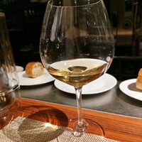 キャトルラパン 北梅田 - まず白ワインをグラスで